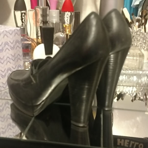 Aldo - Picture 2 of 3